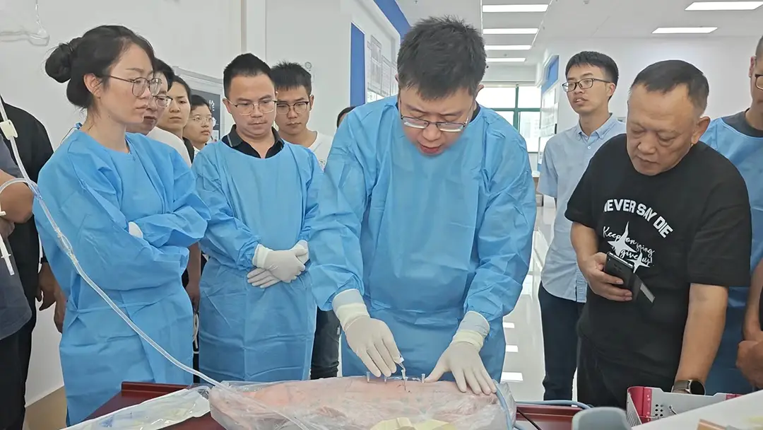 保山(shān)市(shì)人(rén)民(mín)醫(yī)院直播操作(zuò)班